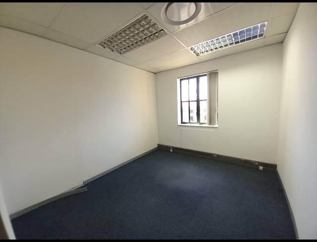 342M² OFFICE TO LET IN BRYANSTON